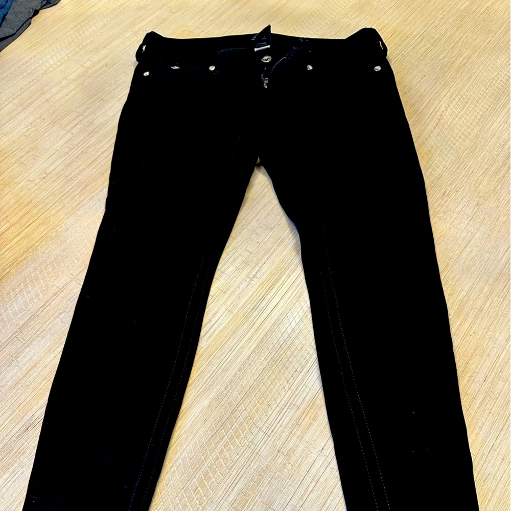 True Religion super super soft Misty black cropped jean. W/ 4% spandex. Size 28